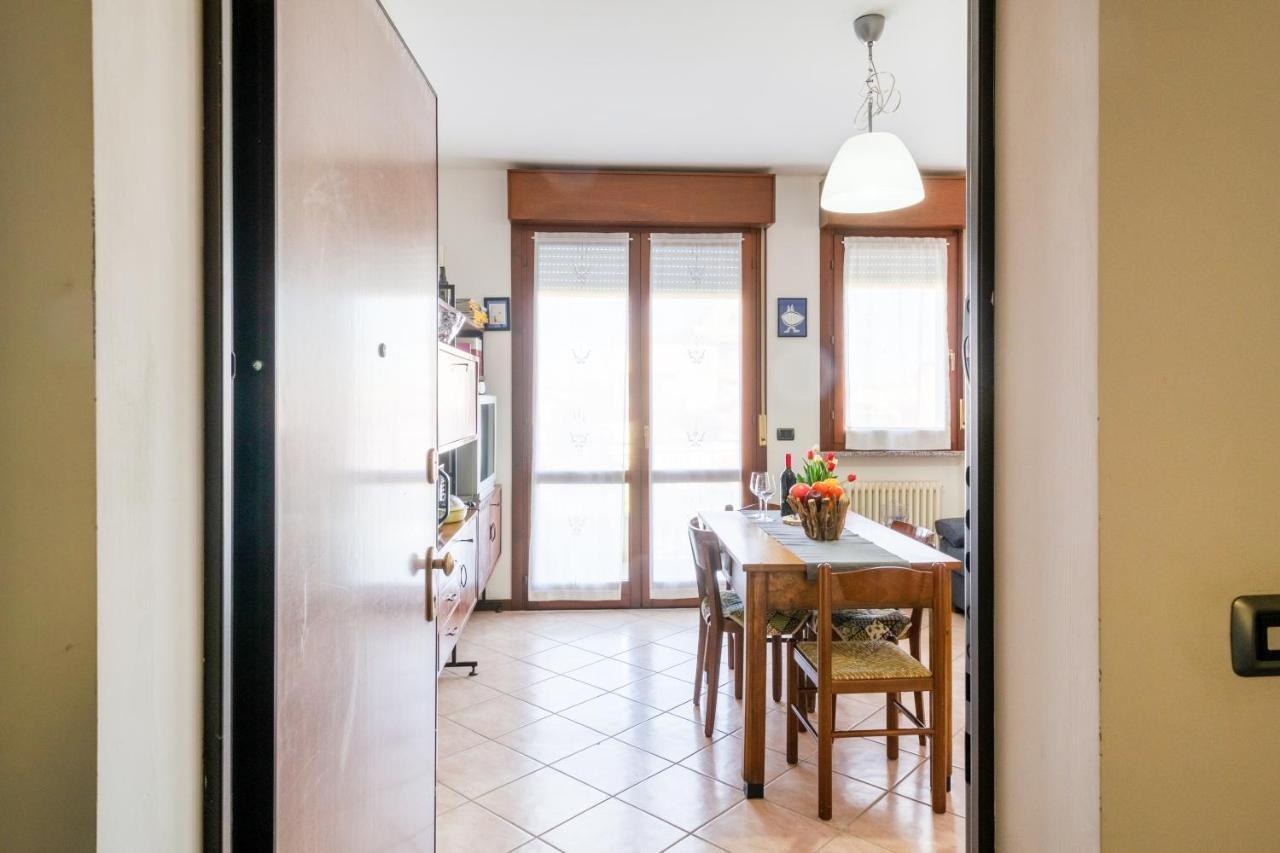 Parma Fiere Studio Con Parcheggio E Balcone Apartment Luaran gambar